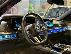 بي ام دبليو الفئة 7